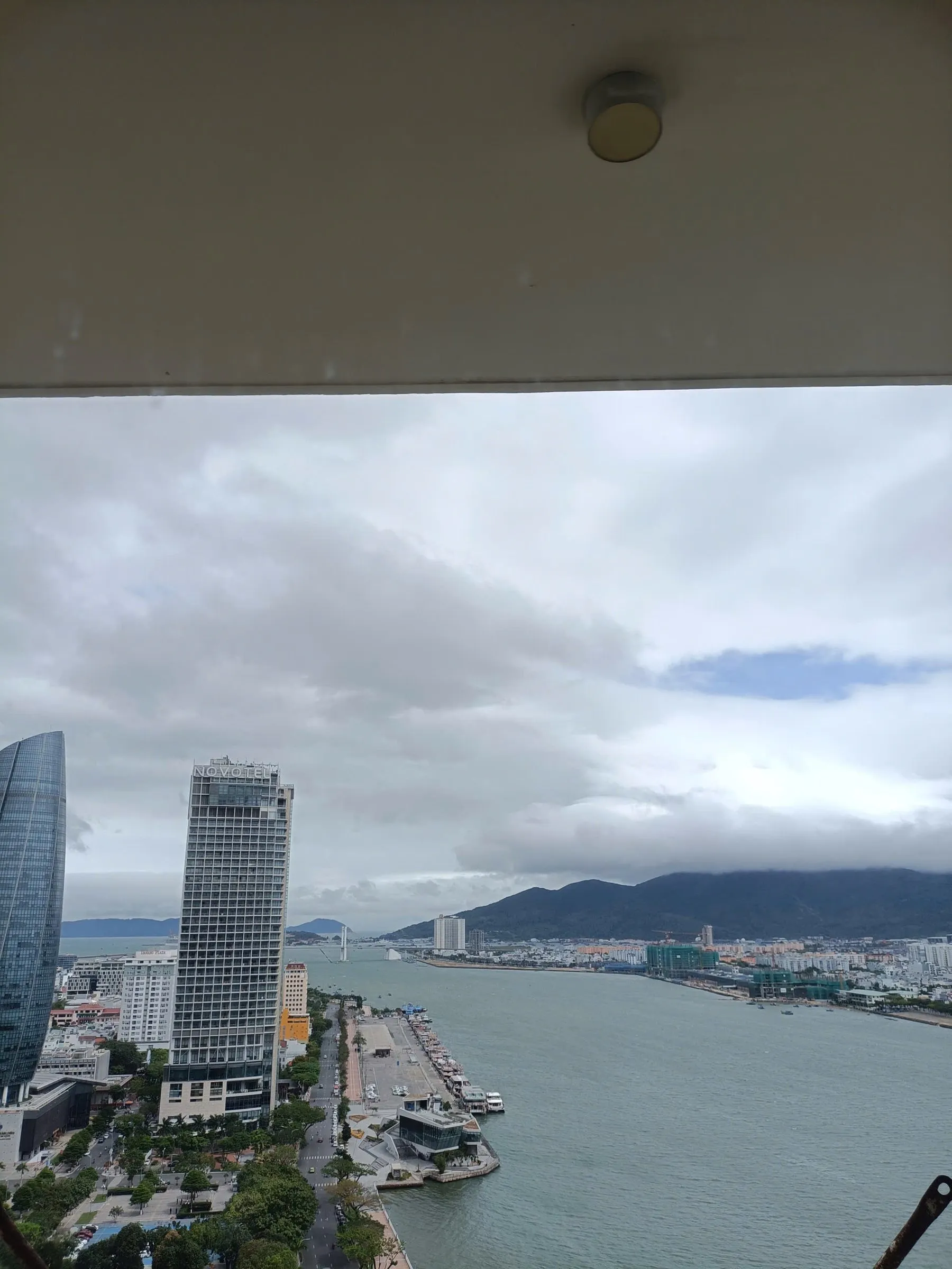 🏙️ CHO THUÊ CĂN HỘ DUPLEX HILTON BẠCH ĐẰNG – VIEW CẦU SÔNG HÀN ĐẲNG CẤP ✨