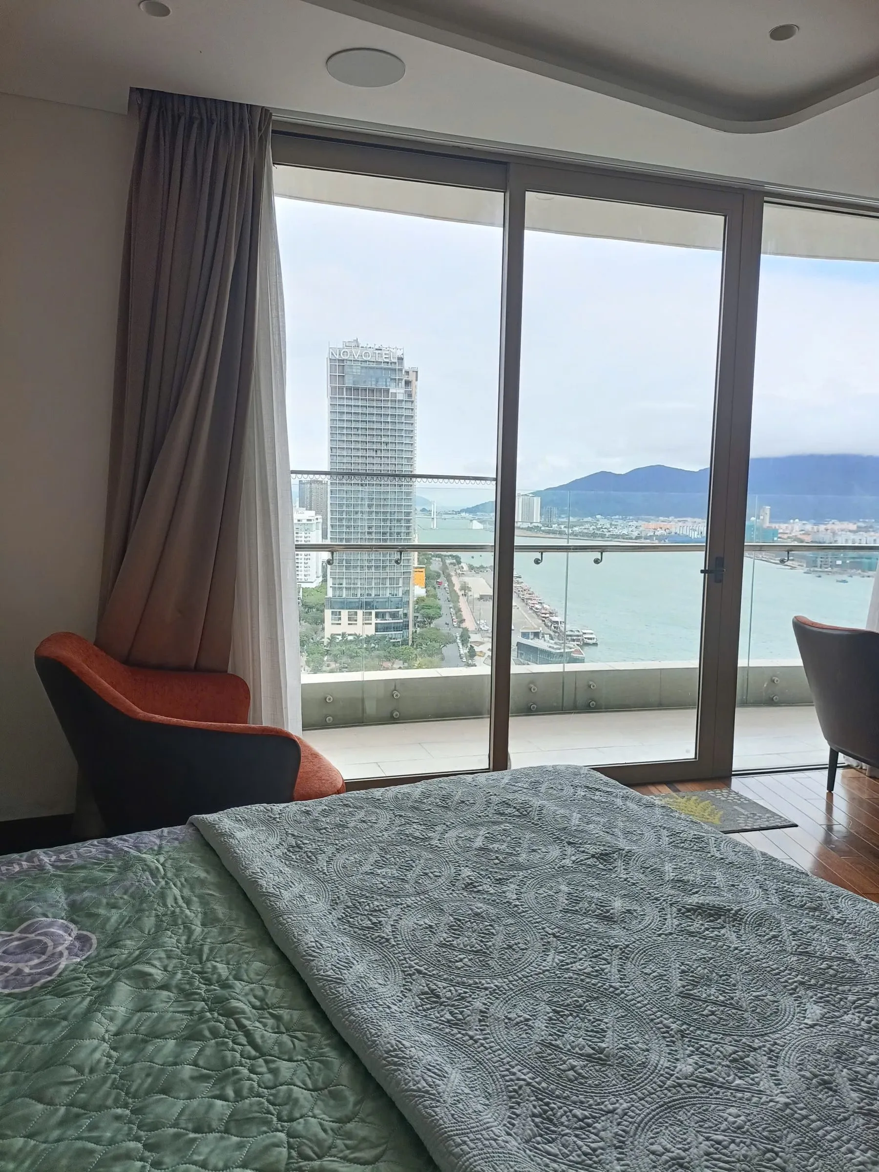 🏙️ CHO THUÊ CĂN HỘ DUPLEX HILTON BẠCH ĐẰNG – VIEW CẦU SÔNG HÀN ĐẲNG CẤP ✨