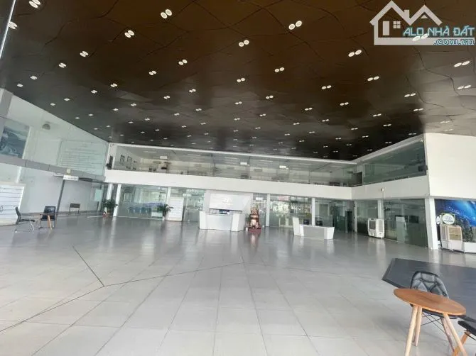 🏢 CHO THUÊ SHOWROOM MẶT TIỀN CÁCH MẠNG THÁNG TÁM – MẶT TIỀN NGANG 35M 🌟